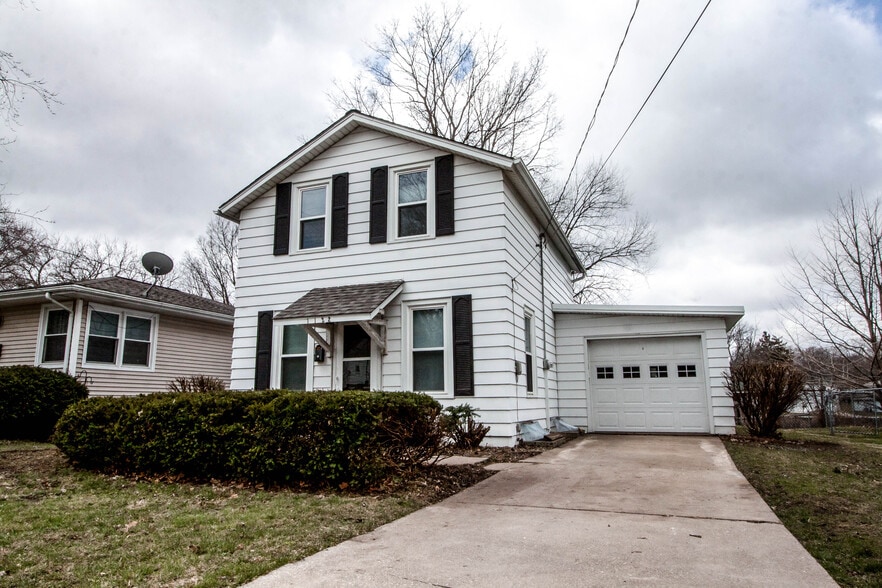 Primary Photo - 1122 Colton Ave