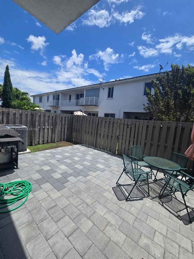 Building Photo - 17545 SW 150th Ct