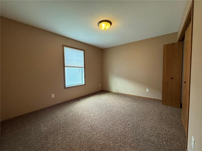 Building Photo - 109 Oriole Path