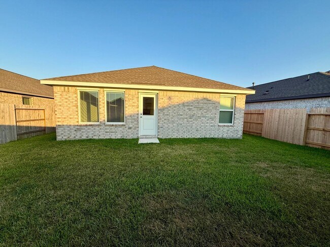 Building Photo - 10914 Silver Canoe Dr