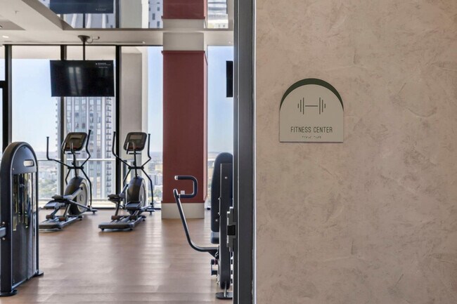 Building Photo - 11 NE 6th St