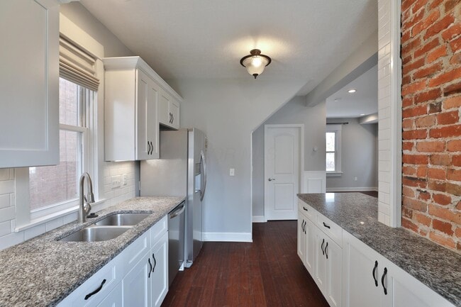 Building Photo - 693 Wilson Ave