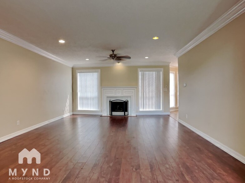 Building Photo - 1306 Silverleaf Dr