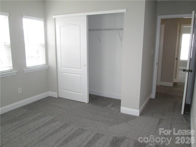 Building Photo - 12623 Cumberland Cove Dr