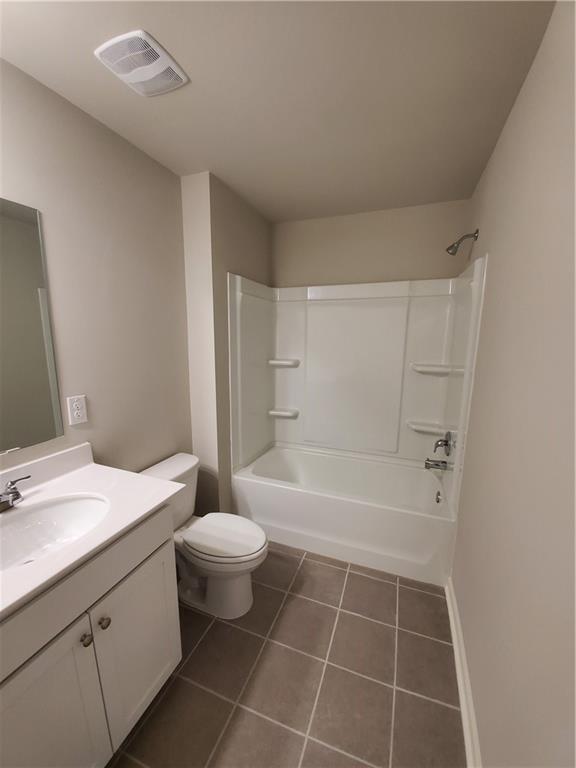 Building Photo - 763 Woodstock Grove Dr