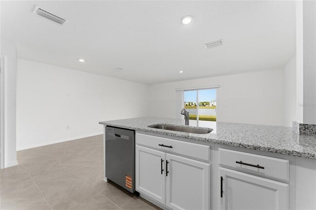 Building Photo - 6594 Leo Ln