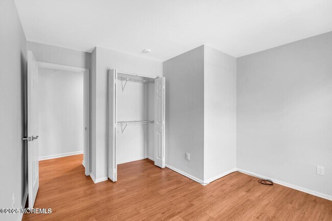 Building Photo - 830 Brookside Dr