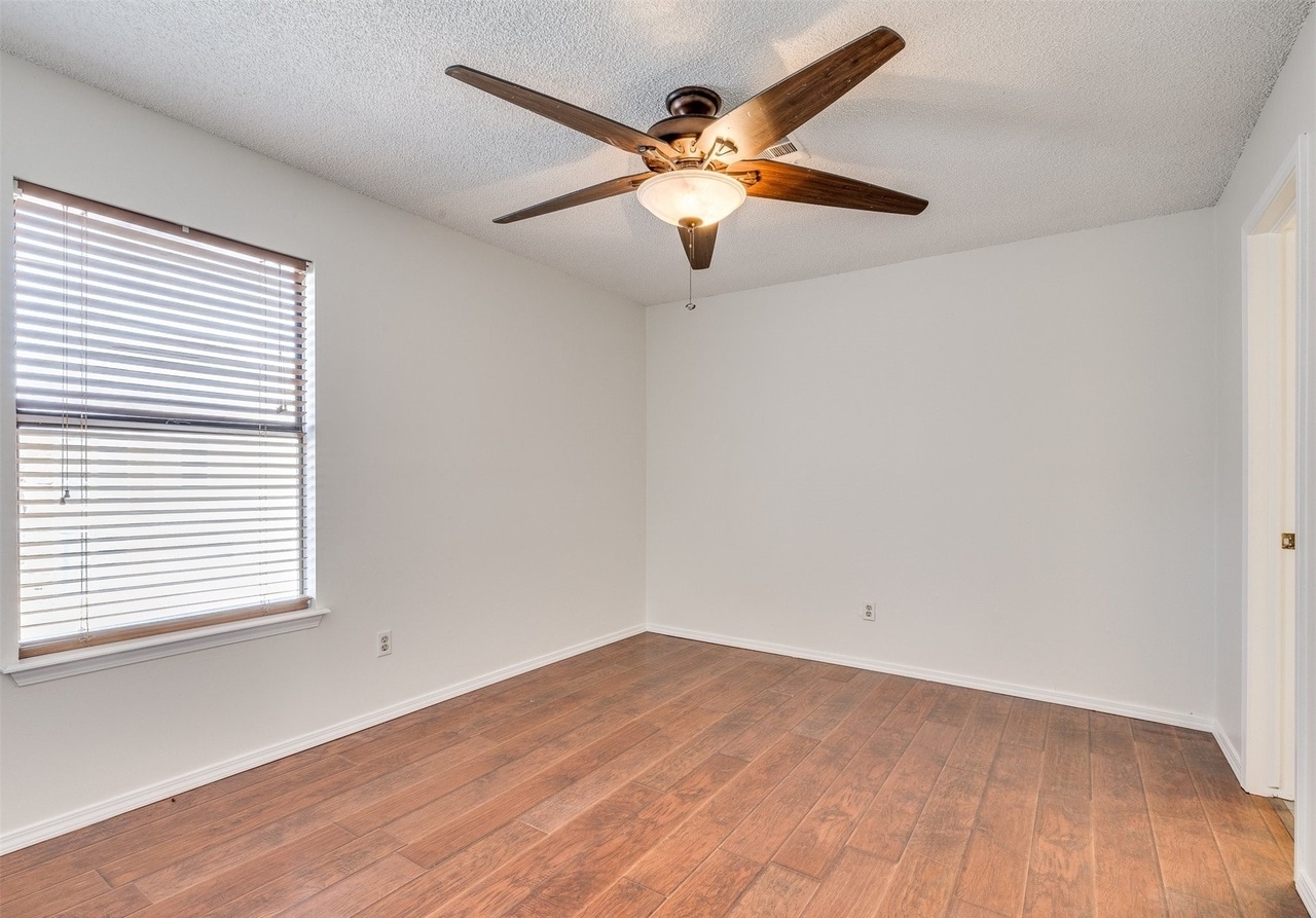 Building Photo - 2605 W Washington Cir