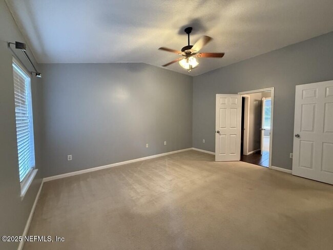 Building Photo - 516 Hopewell Dr