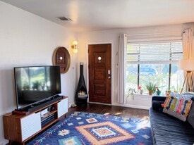 Building Photo - 3004 E 18th St