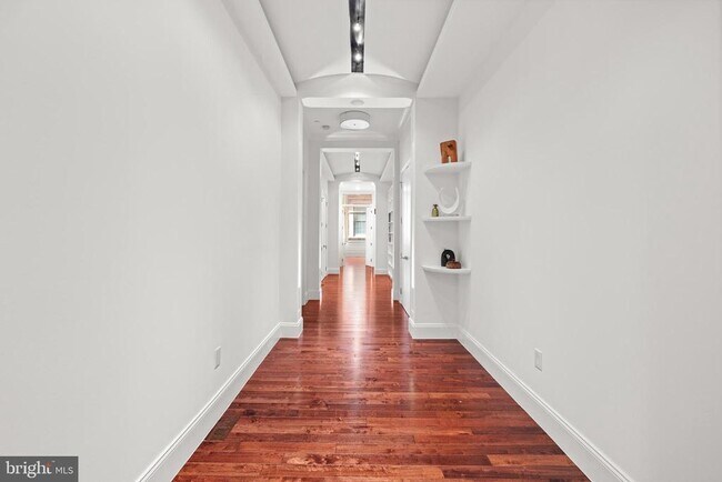 Building Photo - 421 Chestnut St