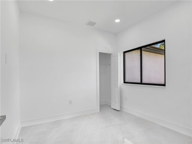 Building Photo - 2933 20th St SW