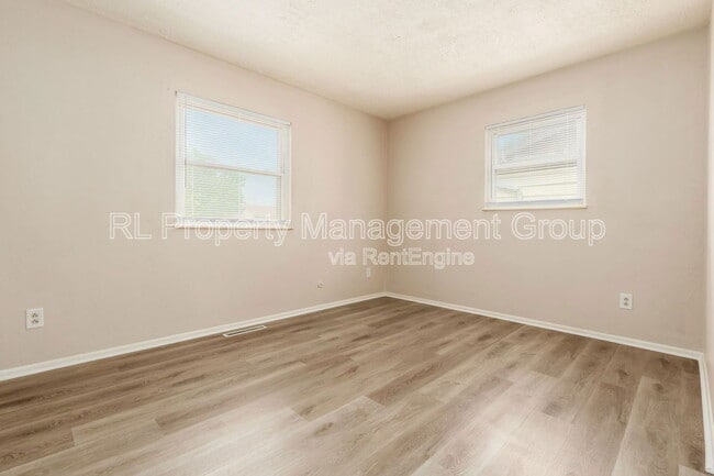 Building Photo - 1495 Yates Dr