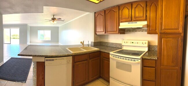 Building Photo - 1415 N Hwy A1A