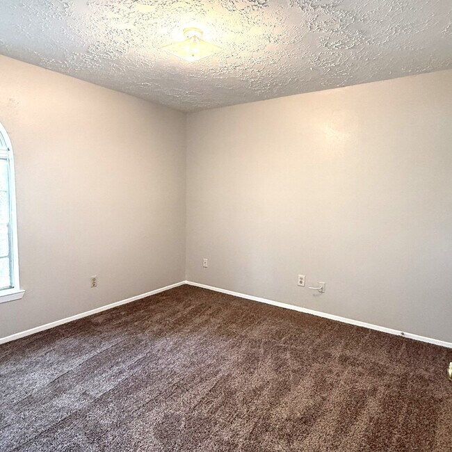 Building Photo - 13611 Splintered Oak Dr