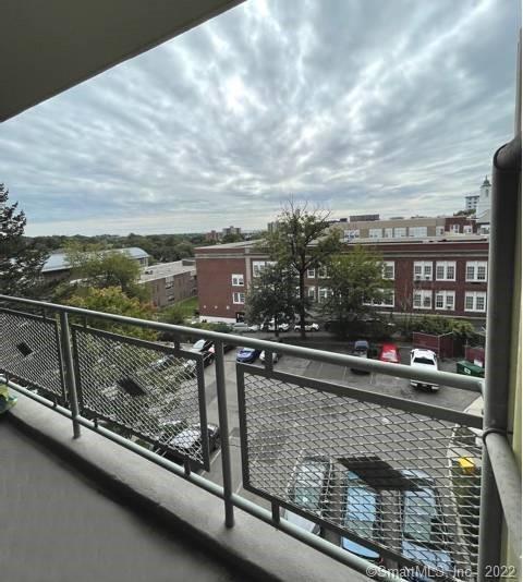 Building Photo - 71 Strawberry Hill Ave