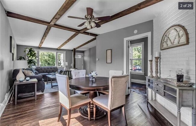 Primary Photo - 484 W Utica St