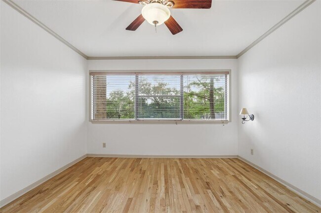 Building Photo - 8888 Tallwood Dr