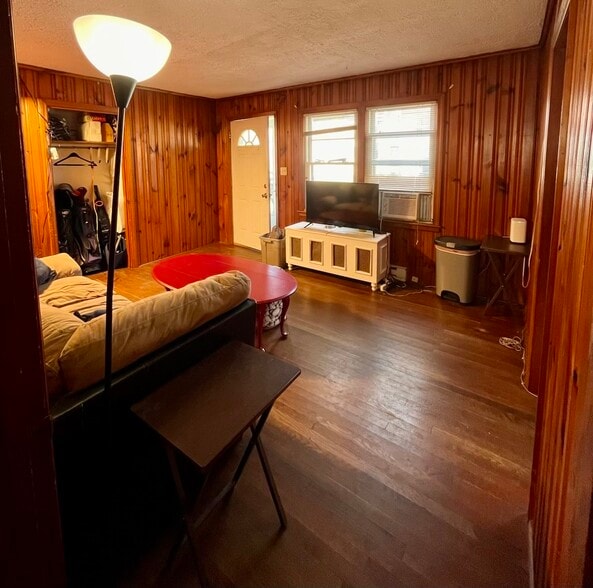 1102 # 1 ( unfurnished) - 1102 Airport Rd