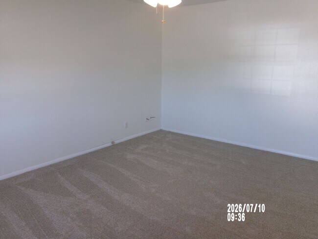Building Photo - 1024 SW 42nd St