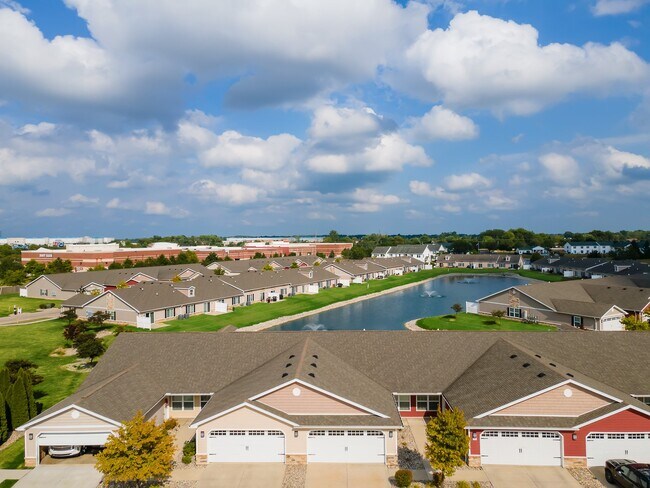 Building Photo - Redwood Perrysburg Woodmont Drive