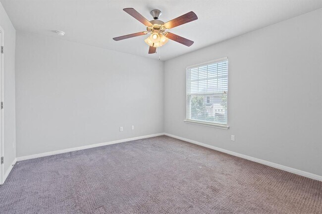 Building Photo - 134 Friendship Oak Dr
