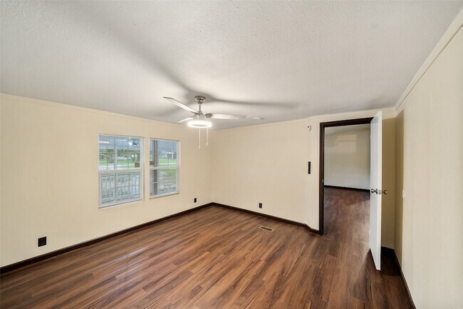 Building Photo - 110 Charlies Ln