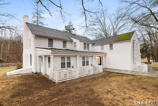 Building Photo - 523 Danbury Rd