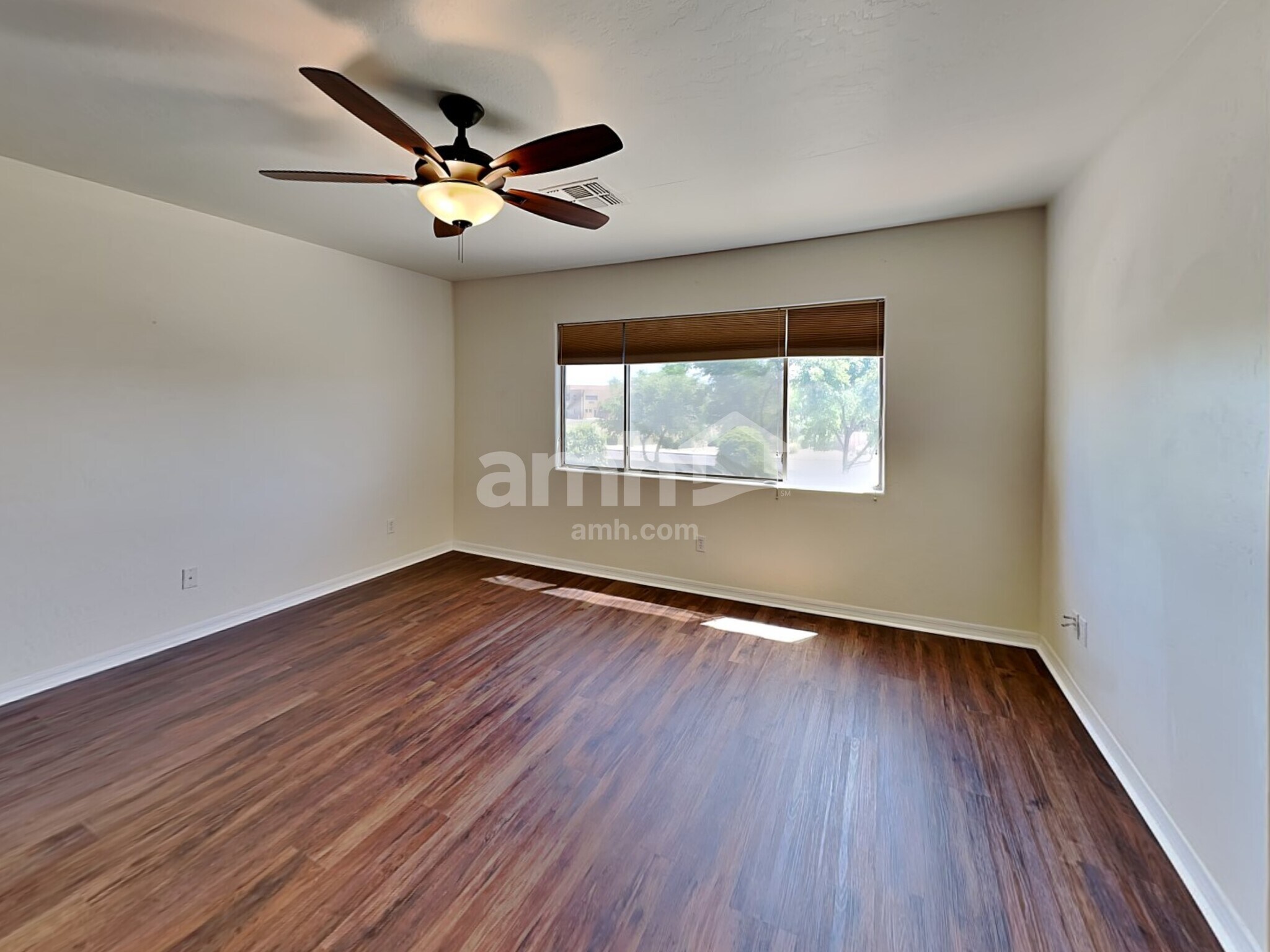 Building Photo - 14493 W Weldon Ave