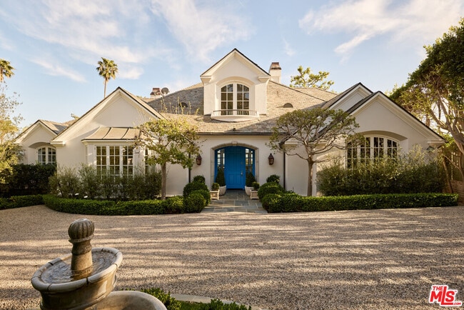 Building Photo - 541 Paseo Miramar