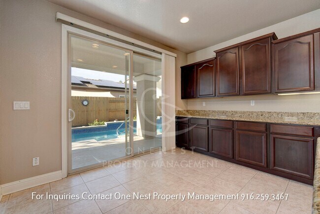 Building Photo - Fantastic - one of a kind 5 bdrm 4 bth home with pool