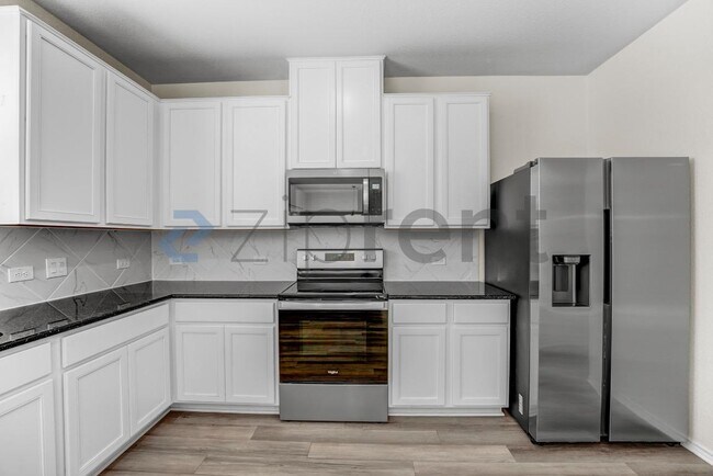 Building Photo - Unit