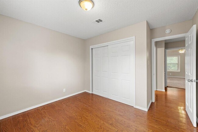 Building Photo - 1108 Forest Oaks Path