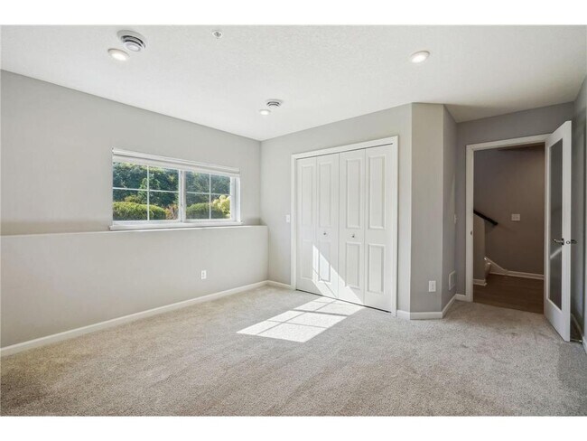 Building Photo - 6993 Huckleberry Dr