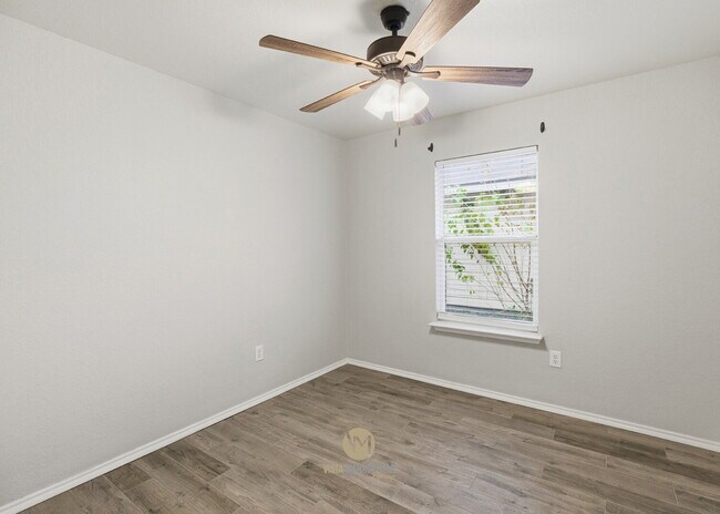 Building Photo - 9219 Dublin Heights