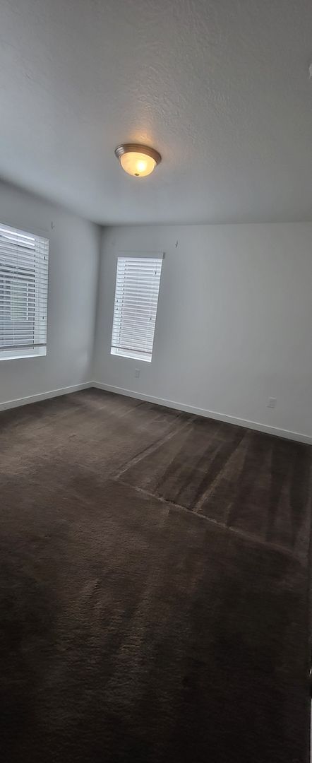 Building Photo - 5332 Silver Clover Ln