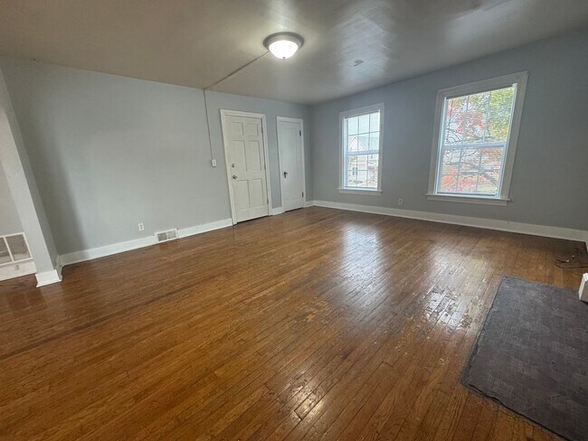 Building Photo - 1021 S 8th St
