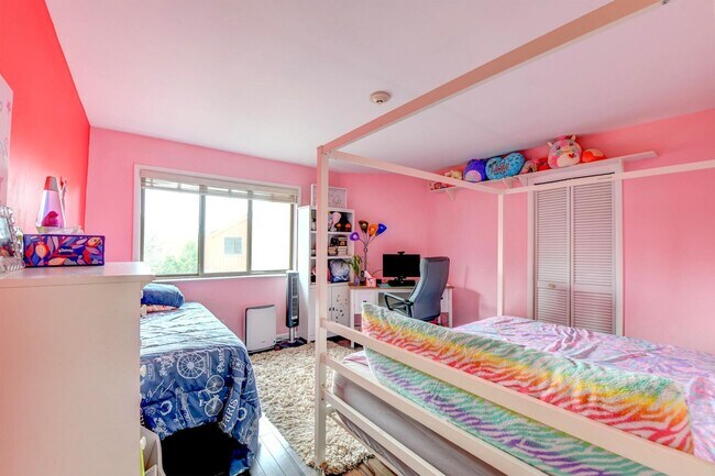 Building Photo - 572 Sanderling Ct