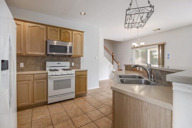 Building Photo - 1612 Sunterro Dr