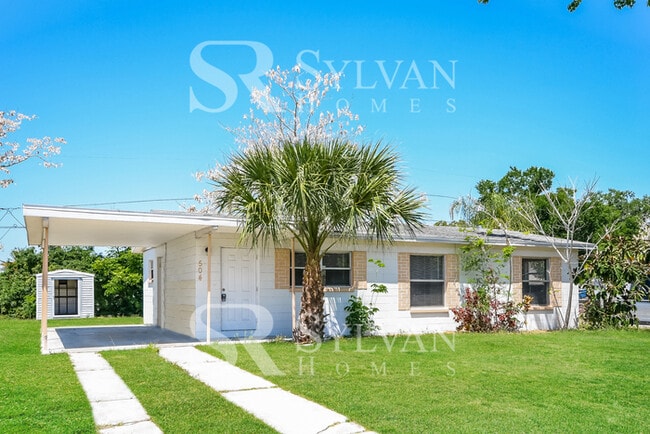 Primary Photo - The living is easy in this 3 bedroom, 1 bathroom home