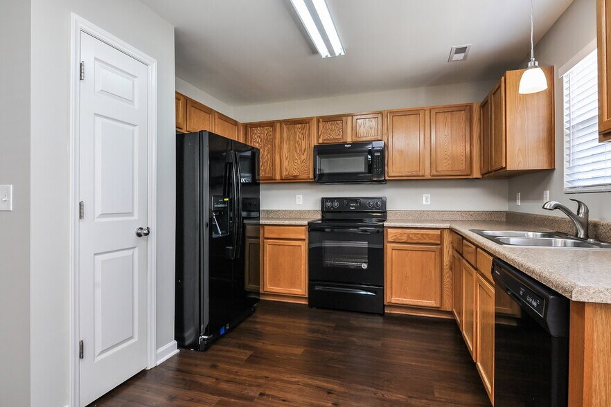 Building Photo - 1017 Early Rise St