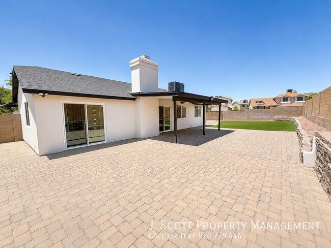 Building Photo - 6531 N 83rd Ln