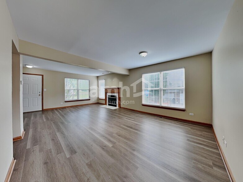 Building Photo - 775 Highview Ct