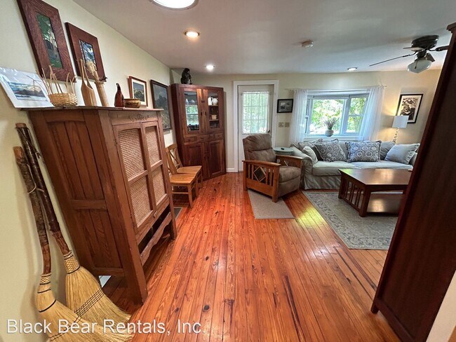 Building Photo - 2 br, 1 bath House - 113 North Lane