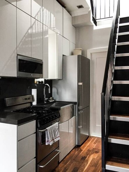 Primary Photo - 248 Mott St