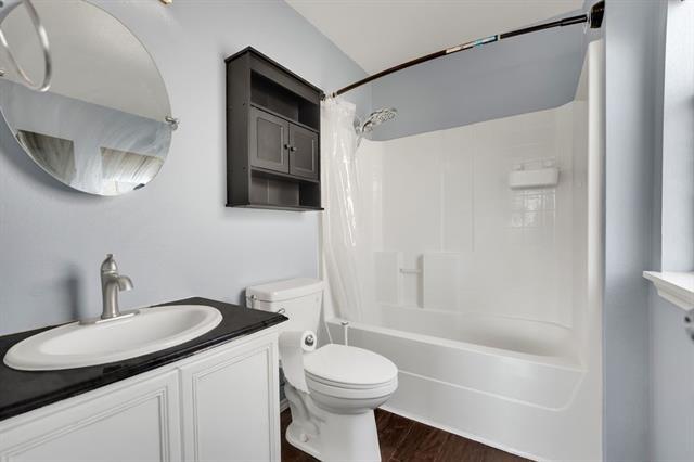 Building Photo - 909 Carlton Rd