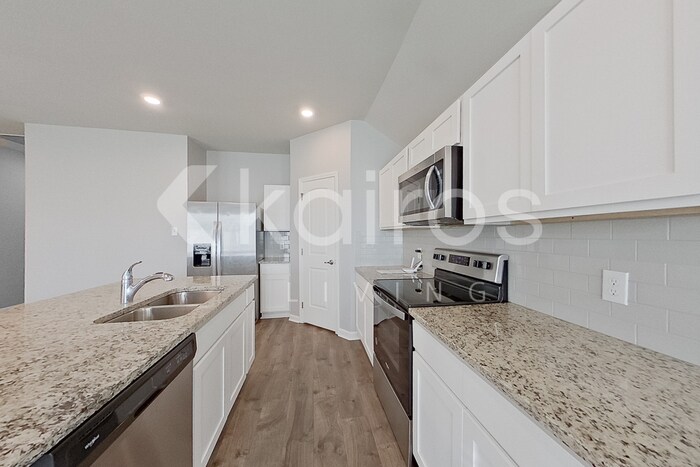 Building Photo - 123 Yardley Ct