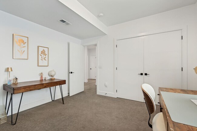 Building Photo - Fully Furnished Luxury Home In The Avenues