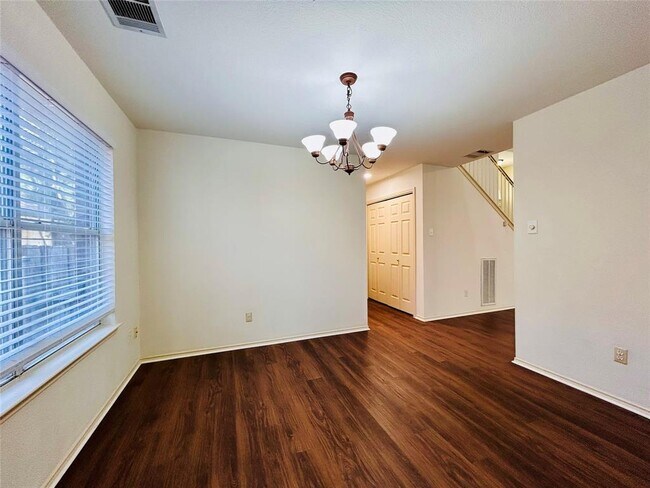 Building Photo - 2909 Lagerway Cove