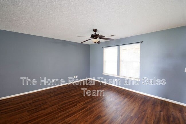 Building Photo - 8 Willow Lakes Dr